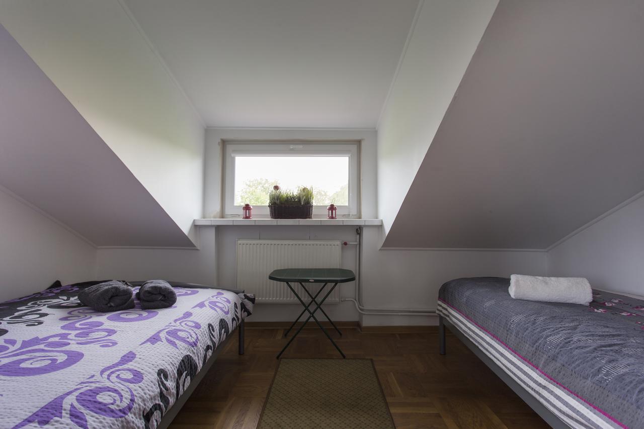 Rent0Nline Brwinow Rooms ภายนอก รูปภาพ