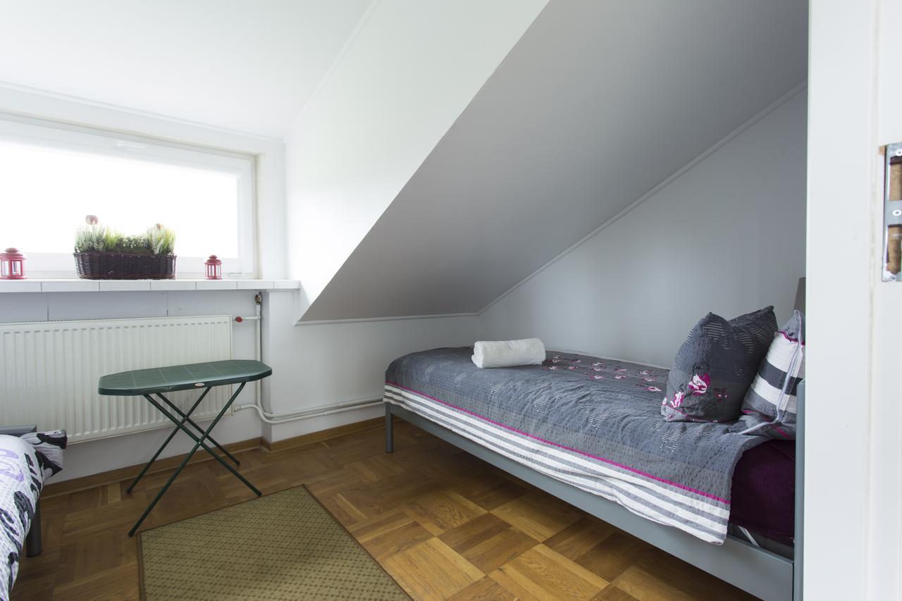 Rent0Nline Brwinow Rooms ภายนอก รูปภาพ